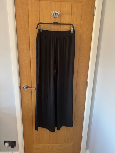 Bnwt zara black flowing - black,