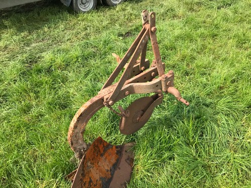 Massey ferguson single furrow - massey,