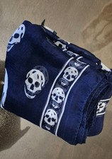 Alexander McQueen Silk Skull Scarf 120x120 Large – Navy/Cream – Made in Italy