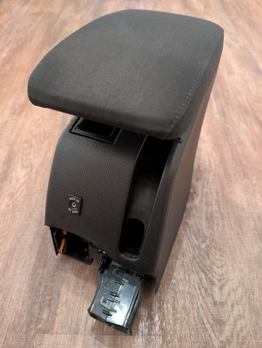 Centre console armrest tunnel - centre,