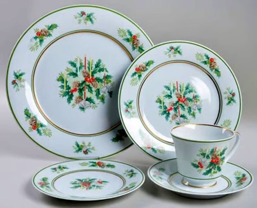 Noritake holly 2228 stunning - holly,