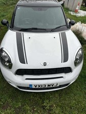 Mini Cooper Countryman R60 Bonnet / Hood – White with Black Stripes (2010–2016)