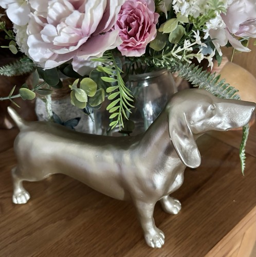 Elegant dachshund sculpture - elegant,