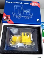 Heljan Ruston & Hornsby 48DS Enclosed Cab Yellow/Wasp Stripes O Gauge 