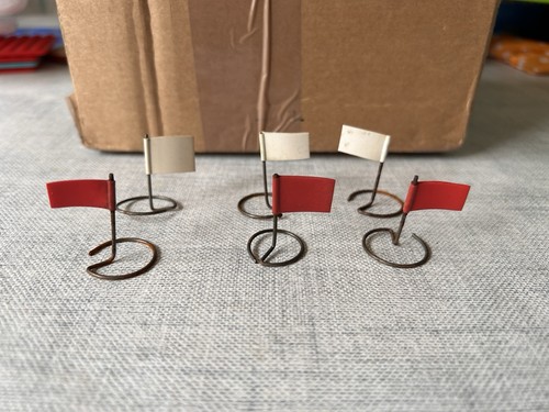 Subbuteo set corner flags - t,
