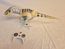 Wow Wee RC Roboraptor XXL Dinosaur Raptor T-REX inc Remote 