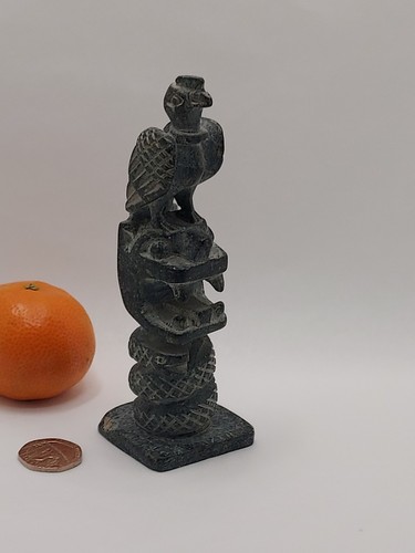 Vintage totem carved - vintage-,