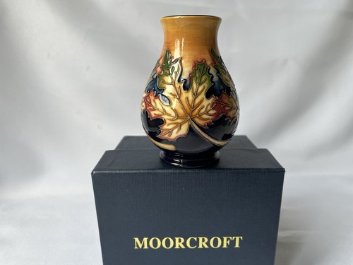 Moorcroft pottery 4 inch - pottery, ,