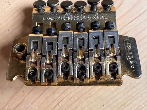 Washburn 800s guitar tremolo - washburn,
