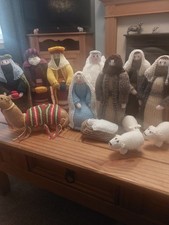 SUPERB BRAND NEW HAND KNITTED HIGH QUALITY 14 PIECE NATIVITY SET CHRISTMAS DECOR