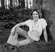 Lynda Bellingham 11" x 8.5" inch Glossy Photo No202