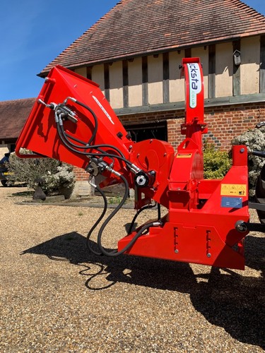 Chipper tractor mounted pto - mounted,