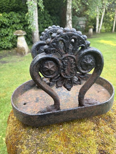 Georgian heavy cast iron boot - iron,