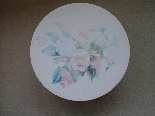 Large round hat box - round, or
