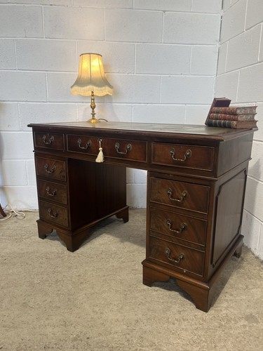Antique style mahogany - style,