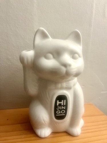 Maneki neko white lucky cat - white,