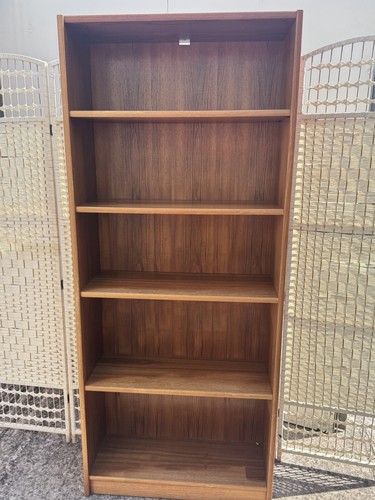 Vintage retro bookcase display - retro,