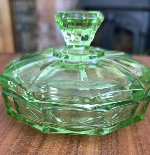 Uranium vaseline glass - vaseline,