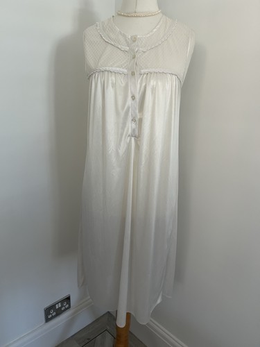 Ladies vtg ivory - 80’s,
