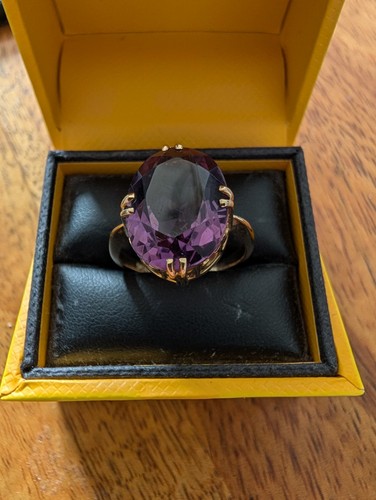 Vintage 9ct yellow - “vintage,