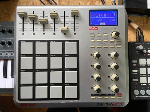 Akai mpd24 mpc style midi - mpd24,