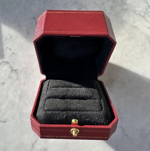 Red velvet vintage wedding - velvet,