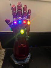 AVENGERS INFINITY GAUNTLET HOT