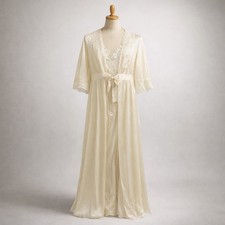 Vintage Ivory Lace Satin Robe
