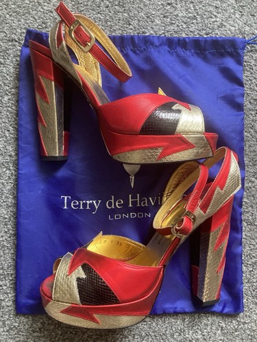 Terry havilland zia red - havilland,