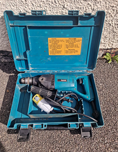 Makita 8406 110v - 110v, diamond