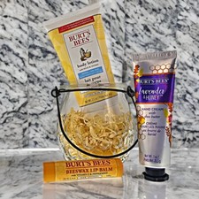 Burt's Bees Pamper Gift Set In