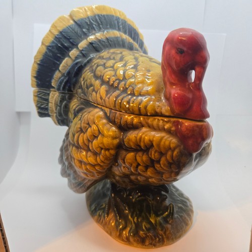 Napcoware turkey covered dish - turkey,
