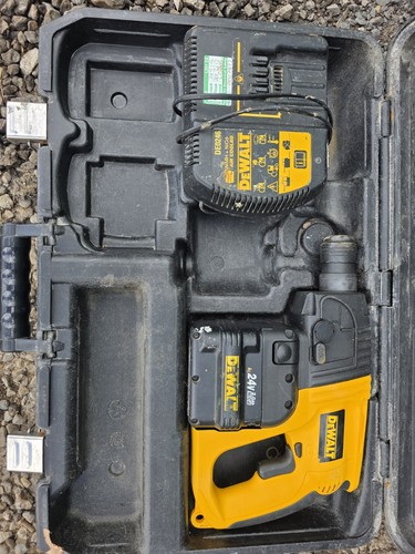 Dewalt dw004 24v cordless sds - dewalt,