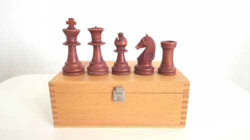 Chavet size chess set - size,