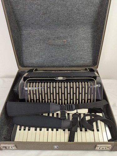 Cantulia vintage accordion - vintage, in