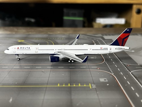 Gemini jets delta airlines - delta,