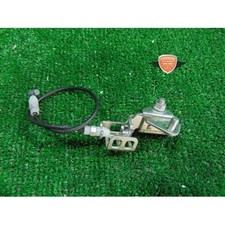 Opening saddle unlock Suzuki