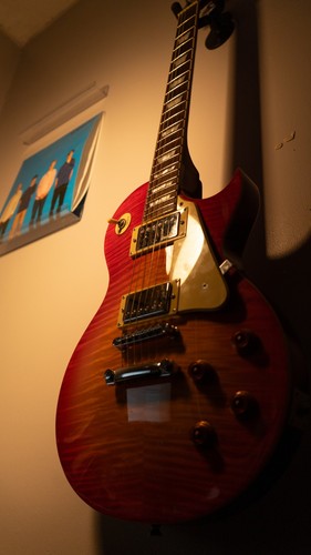 Vintage v100 guitar - cs,
