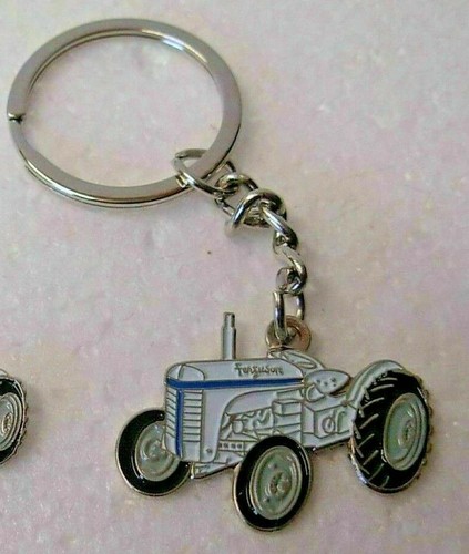 Tractor keyring grey version - keyring.,