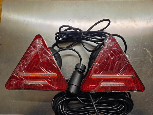 Trailer magnetic triangle led - trailer,