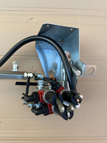 Dhollandia hydraulic control