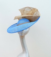 Coast- Feature hat in Electric