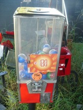 75 cent Vend 2" Capsule Toy Vending Machine Chrome Top!