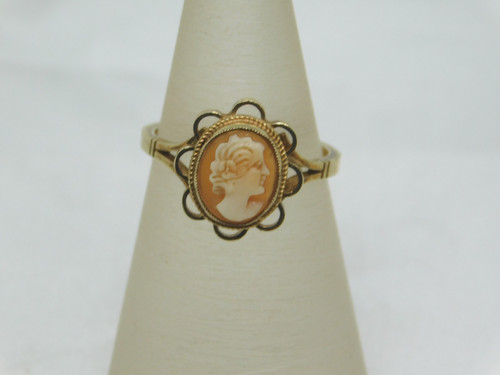 9ct gold scallop - gold, oval