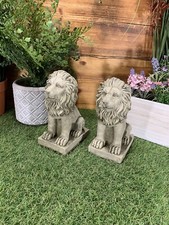 STONE GARDEN PAIR OF SMALL PROUD LION ORNAMENTS