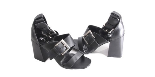 Black buckle flared block - pu,