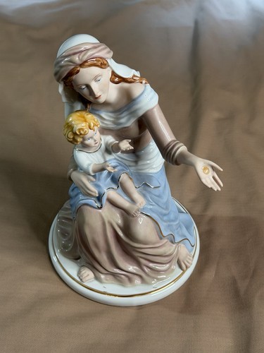 Royal dux bohemia figurine - royal,