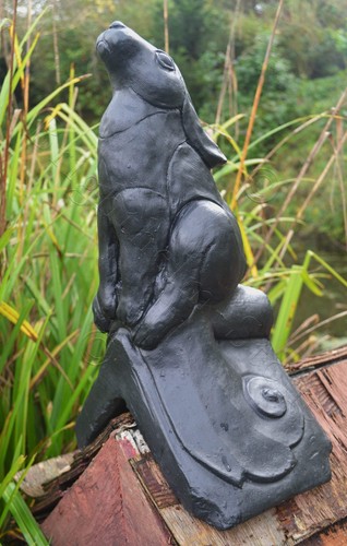 Moon gazing hare roof - roof, finial
