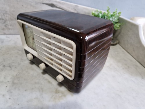 Art deco bakelite radio - radio, ultra