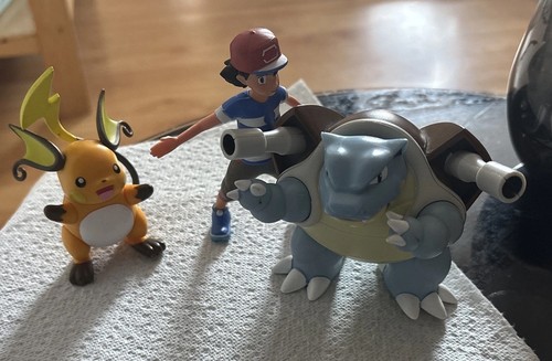 Pokémon figure ash raichu - pokémon,